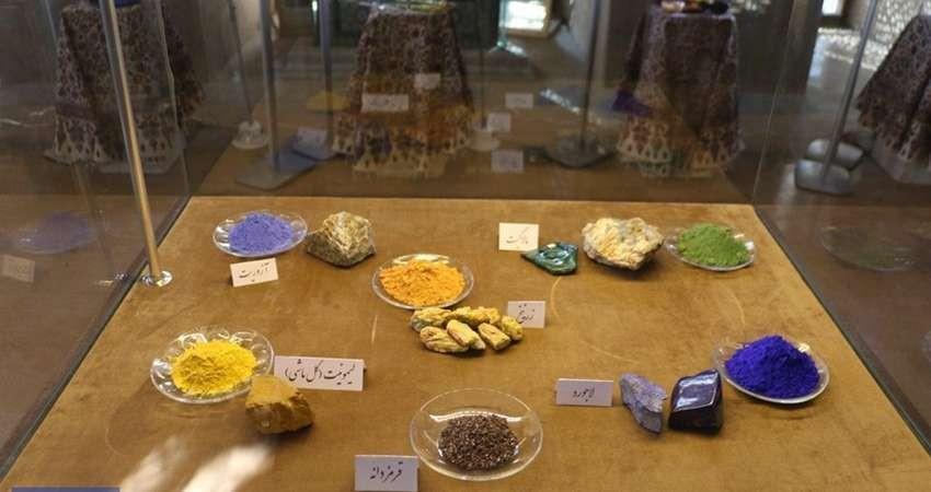 نمایشگاه تخصصی جوهر هستی در کاخ چهلستون اصفهان