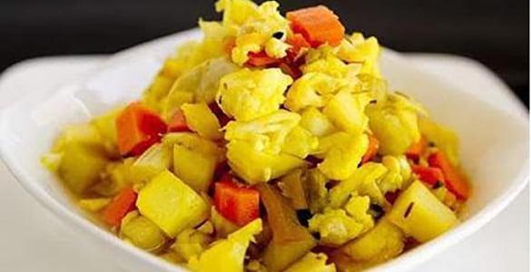 طرز تهیه ترشی مخلوط؛ با نکات کلیدی در کپک نزدن آن